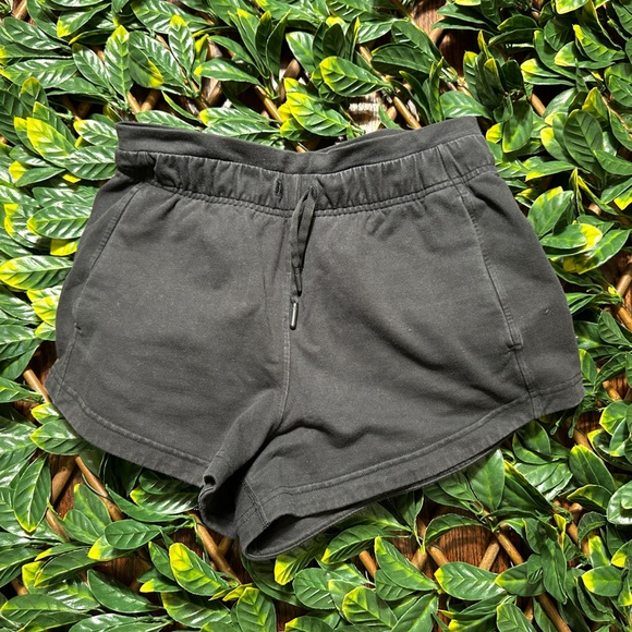 Lululemon Black Cozy Lounge Shorts Size 4 - Picture 1 of 7
